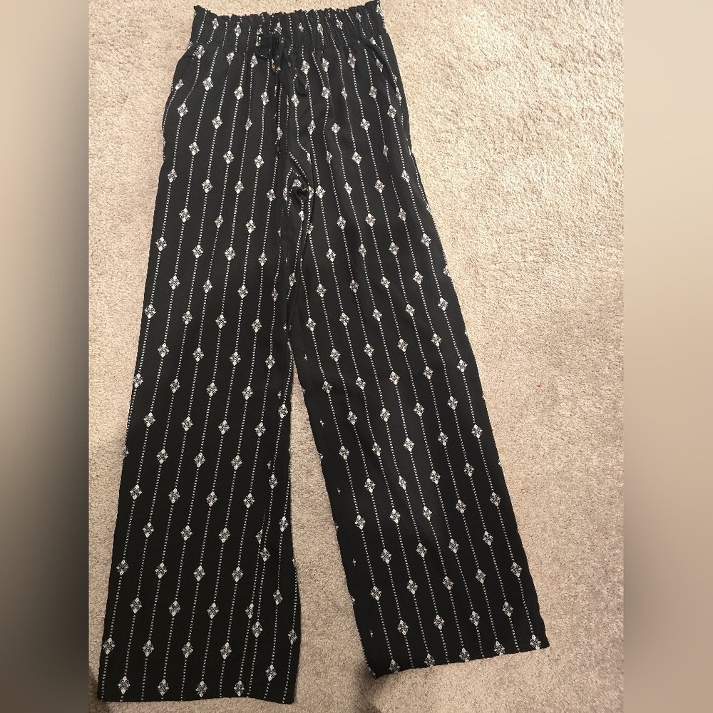 Joe Benbasset Black and White Floral Pants